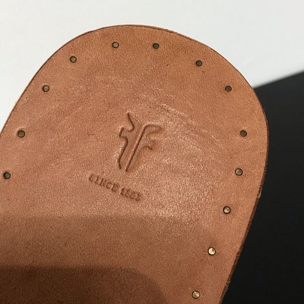 Frye Ally Western White Leather Tipped Buckle Cowgirl Flip Flops Sandals 10 - Picture 2 of 15
